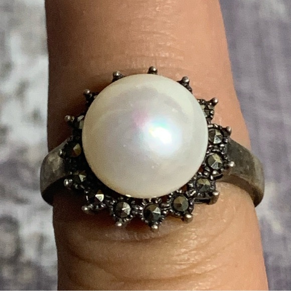Sterling Silver Vintage Style Setting Pearl Ring - Picture 2 of 10